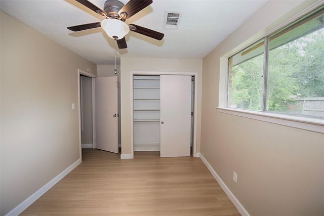 503 Brendon Park Lane, Friendswood, TX 77546