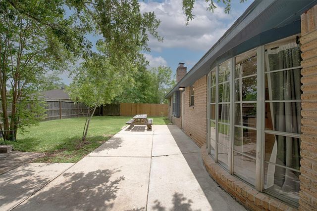 503 Brendon Park Lane, Friendswood, TX 77546