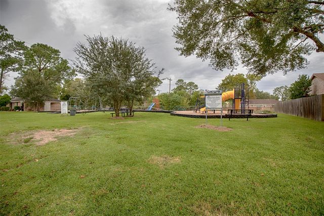 503 Brendon Park Lane, Friendswood, TX 77546