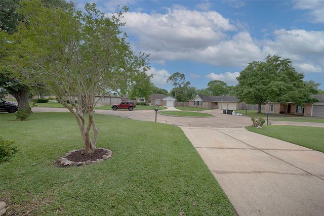 503 Brendon Park Lane, Friendswood, TX 77546