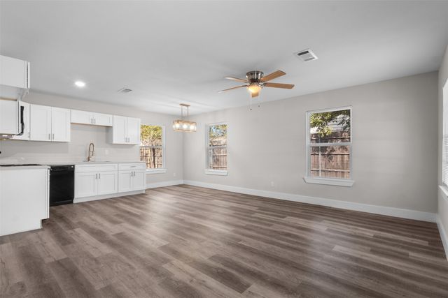 2523 N Prairie Creek Road, Dallas, TX 75227
