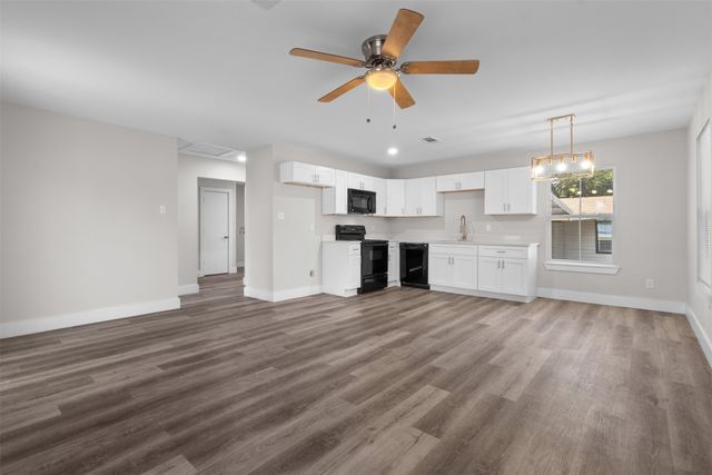 2523 N Prairie Creek Road, Dallas, TX 75227