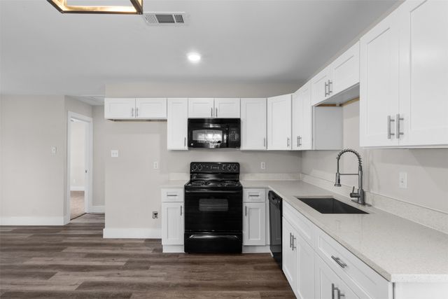 2523 N Prairie Creek Road, Dallas, TX 75227