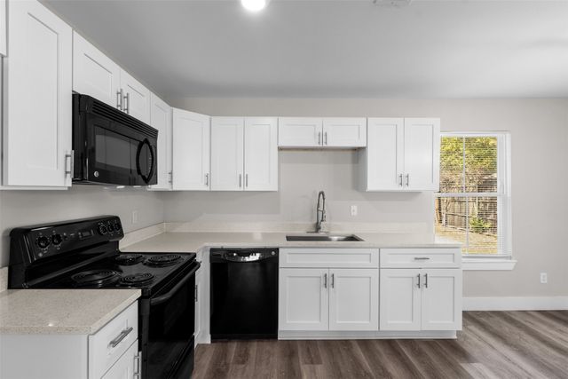 2523 N Prairie Creek Road, Dallas, TX 75227