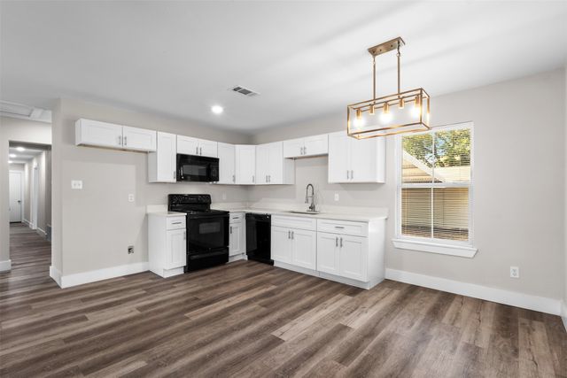 2523 N Prairie Creek Road, Dallas, TX 75227