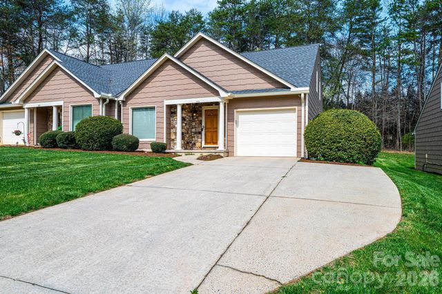 142 39th Avenue Court NW, Hickory, NC 28601