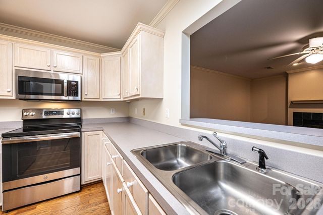 142 39th Avenue Court NW, Hickory, NC 28601