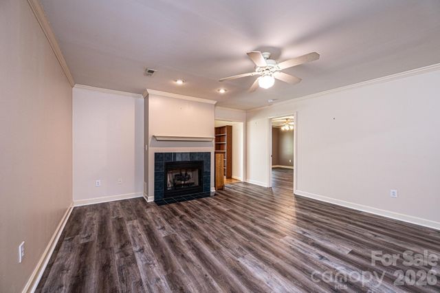 142 39th Avenue Court NW, Hickory, NC 28601