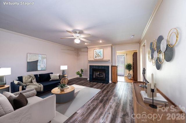 142 39th Avenue Court NW, Hickory, NC 28601