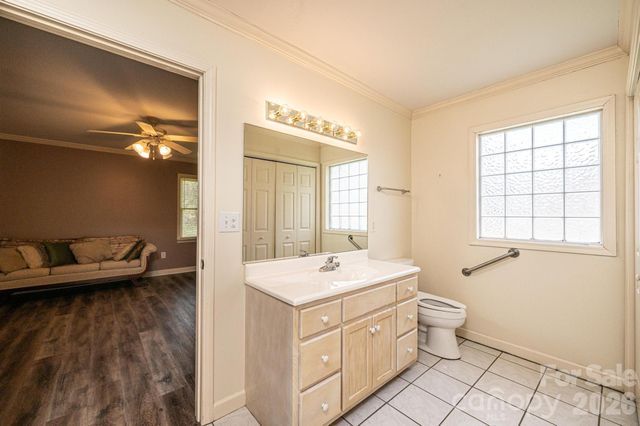 142 39th Avenue Court NW, Hickory, NC 28601