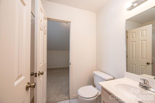 142 39th Avenue Court NW, Hickory, NC 28601