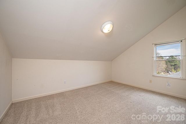 142 39th Avenue Court NW, Hickory, NC 28601