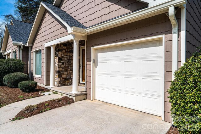 142 39th Avenue Court NW, Hickory, NC 28601