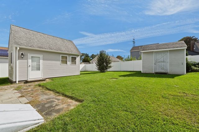 99 Luther Ave, Somerset, MA 02726