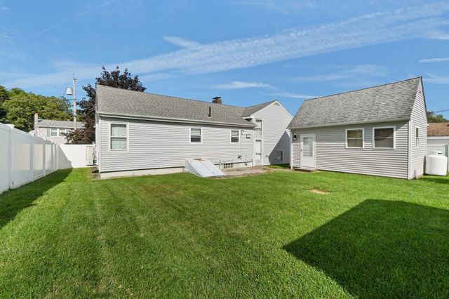 99 Luther Ave, Somerset, MA 02726