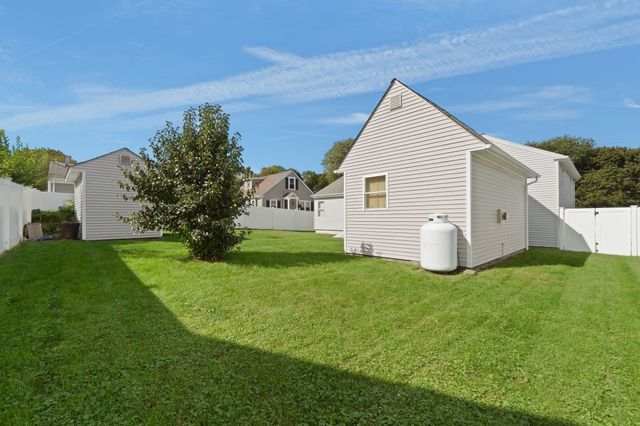 99 Luther Ave, Somerset, MA 02726