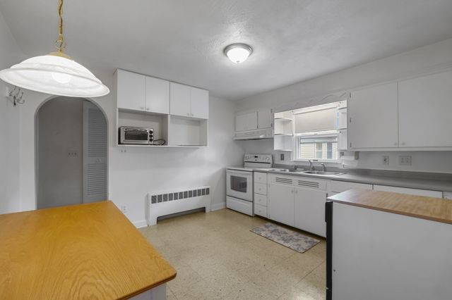 99 Luther Ave, Somerset, MA 02726