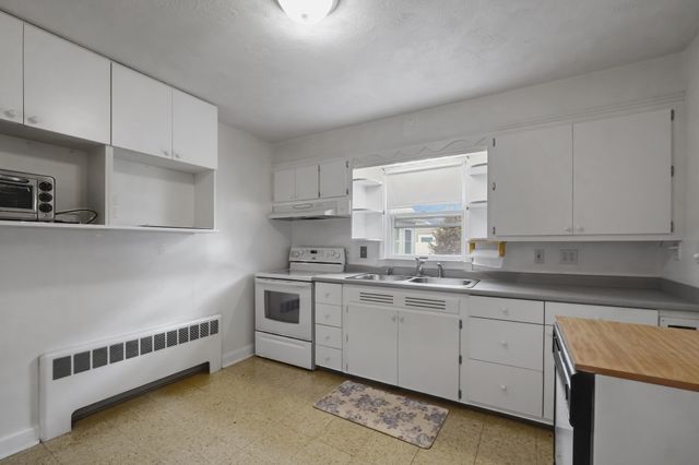 99 Luther Ave, Somerset, MA 02726