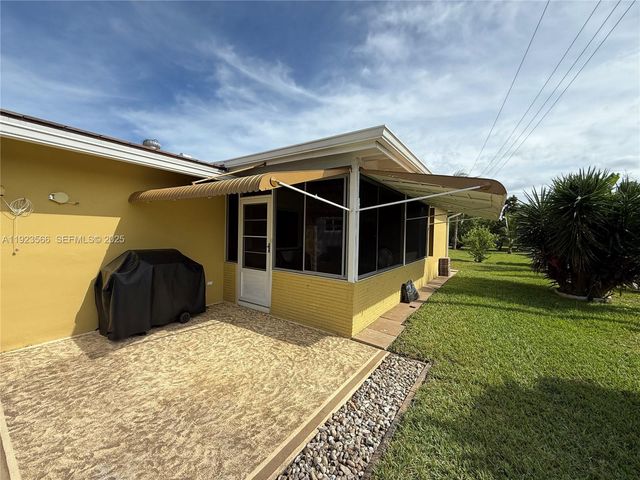 4208 NW 47th Ct, Tamarac, FL 33319