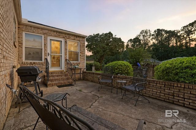 7056 Stonebridge Court, Mobile, AL 36608