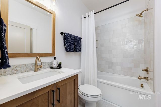 14475 N Woodpecker Ave, Boise, ID 83714