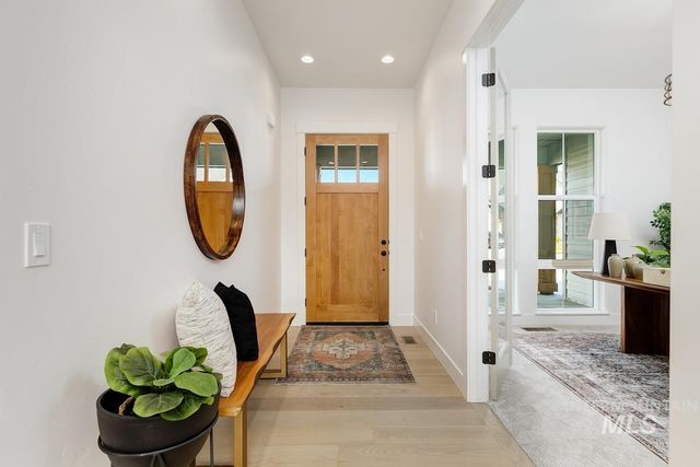 14475 N Woodpecker Ave, Boise, ID 83714