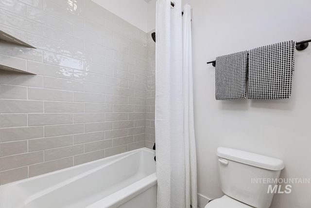 14475 N Woodpecker Ave, Boise, ID 83714