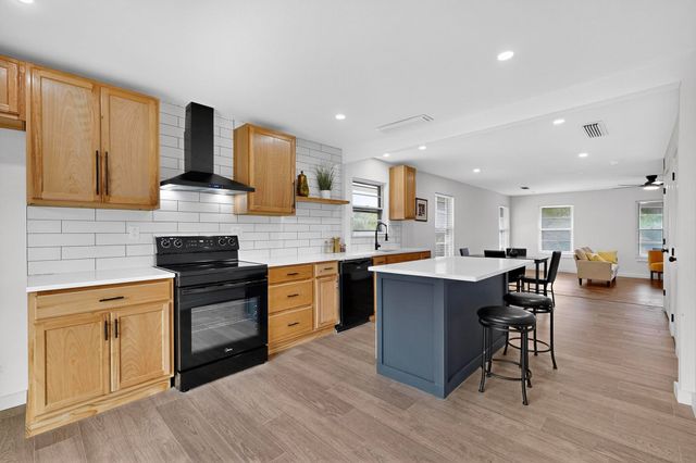 3023 Lasca Street, Dallas, TX 75227