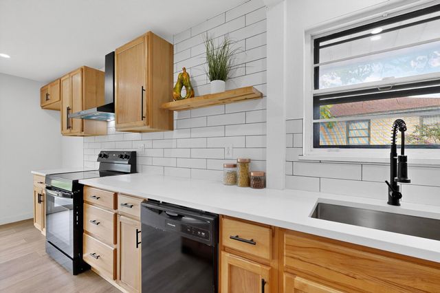 3023 Lasca Street, Dallas, TX 75227