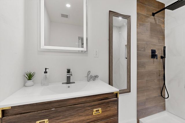 3023 Lasca Street, Dallas, TX 75227