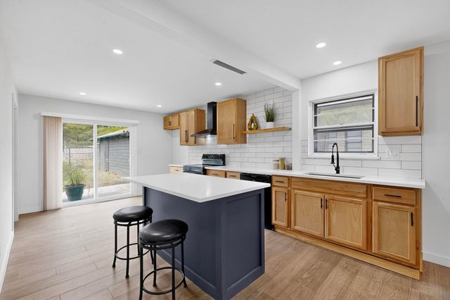 3023 Lasca Street, Dallas, TX 75227