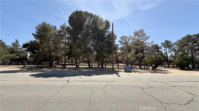 2342 W Avenue North, Palmdale, CA 93551