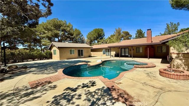 2342 W Avenue North, Palmdale, CA 93551