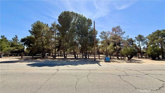 2342 W Avenue North, Palmdale, CA 93551