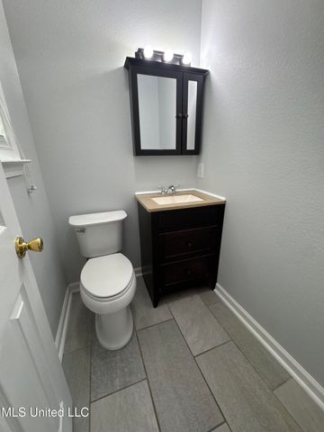 6608 Columbus Circle, Ocean Springs, MS 39564