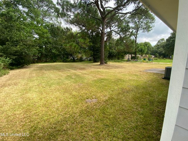 6608 Columbus Circle, Ocean Springs, MS 39564