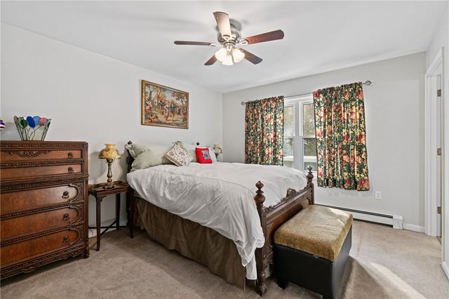 2205 Mcaleer Rd, Franklin Park, PA 15143