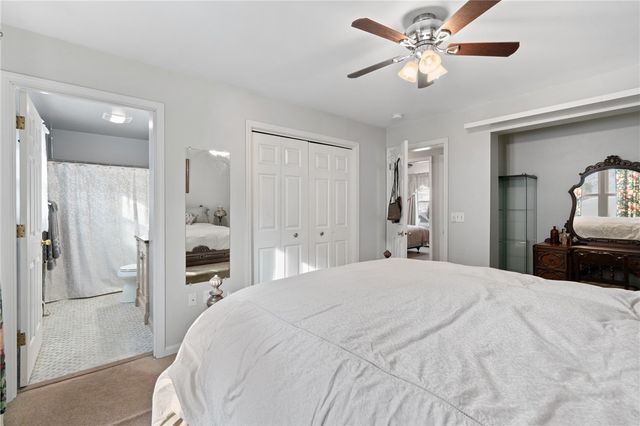 2205 Mcaleer Rd, Franklin Park, PA 15143