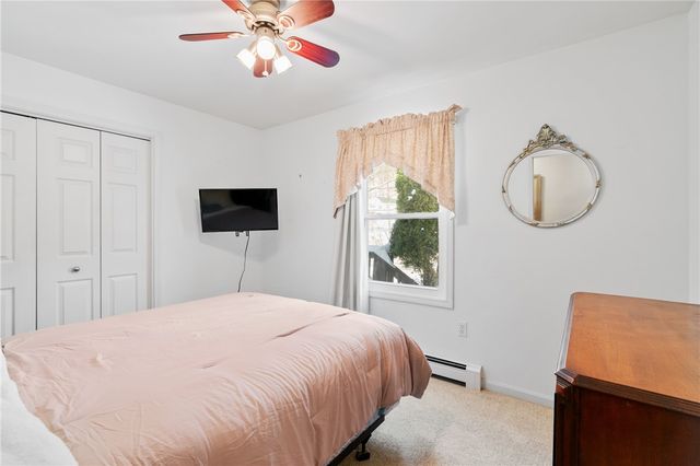 2205 Mcaleer Rd, Franklin Park, PA 15143