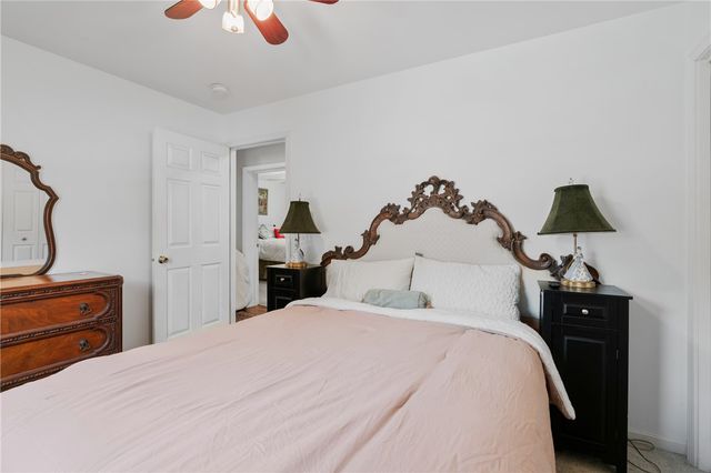 2205 Mcaleer Rd, Franklin Park, PA 15143