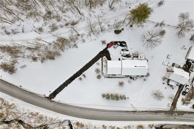 2205 Mcaleer Rd, Franklin Park, PA 15143