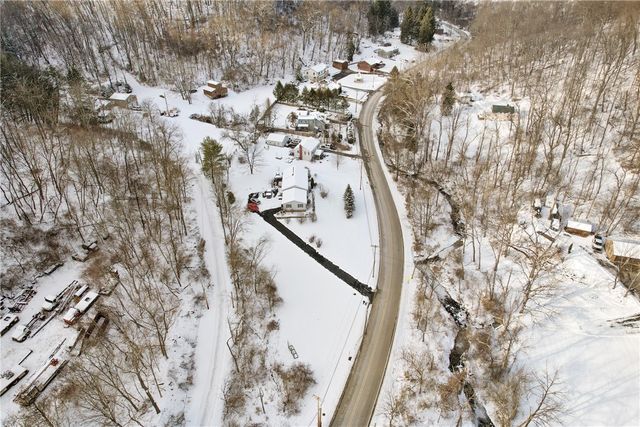 2205 Mcaleer Rd, Franklin Park, PA 15143