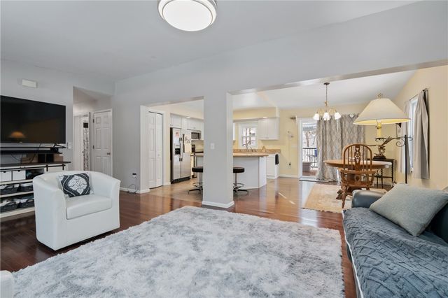 2205 Mcaleer Rd, Franklin Park, PA 15143