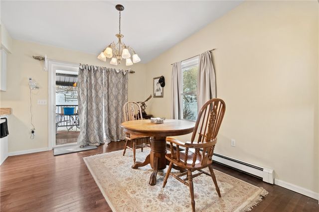 2205 Mcaleer Rd, Franklin Park, PA 15143