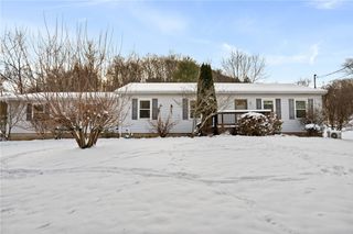 2205 Mcaleer Rd, Franklin Park, PA 15143