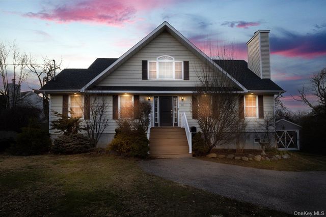 12 Summit Street, East Patchogue, NY 11772