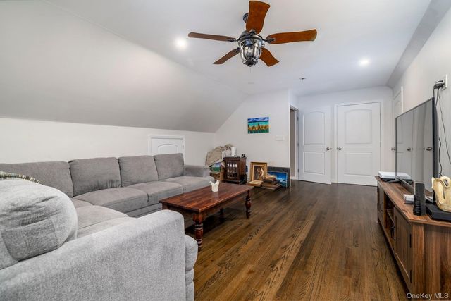 12 Summit Street, East Patchogue, NY 11772