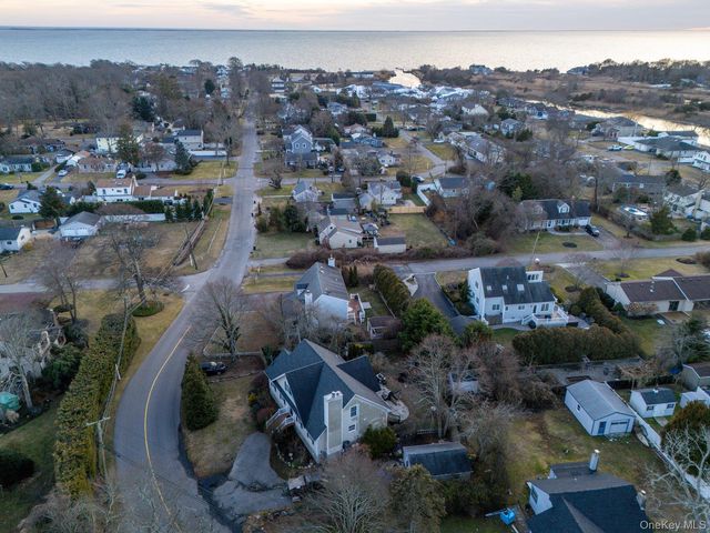 12 Summit Street, East Patchogue, NY 11772