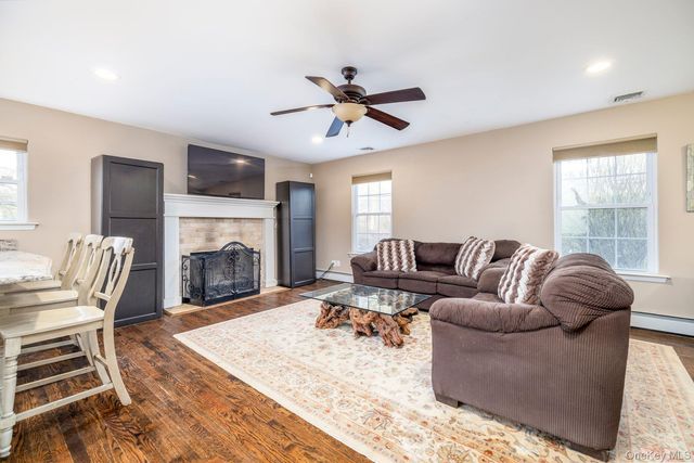 12 Summit Street, East Patchogue, NY 11772