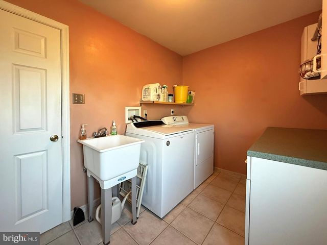 1016 WINDING RIVER LN, Phoenixville, PA 19460